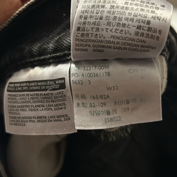 Levi’s denim shorts - Picture 6 of 7